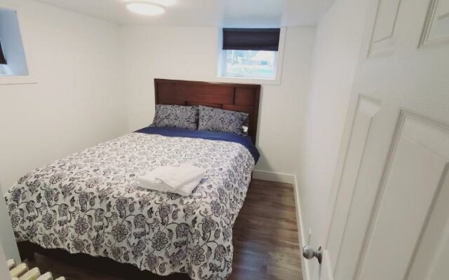 Best location, Adorable 2 bedrooms basement Apt Near mall and Ocean