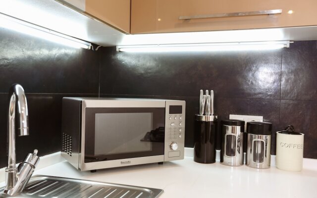 Hosthub-2BR Near Dry Bridge SmartTV