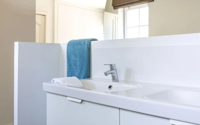 Luxury Villa in Sint-Idesbald with Hot Tub