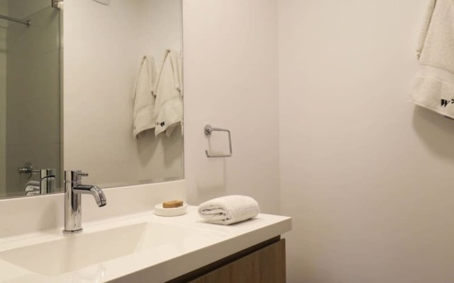 w Fancy 2BR With Balcony in Miraflores