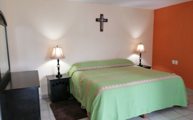 Cozy Obelisk Apartment