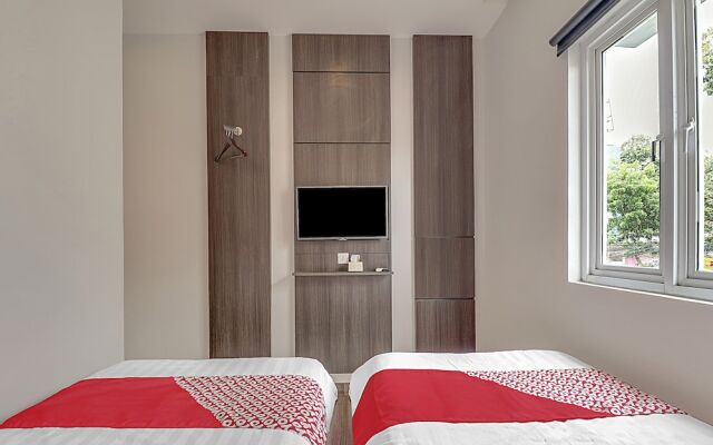 Collection O Cihampelas Near Ciwalk Formerly Regia Cihampelas