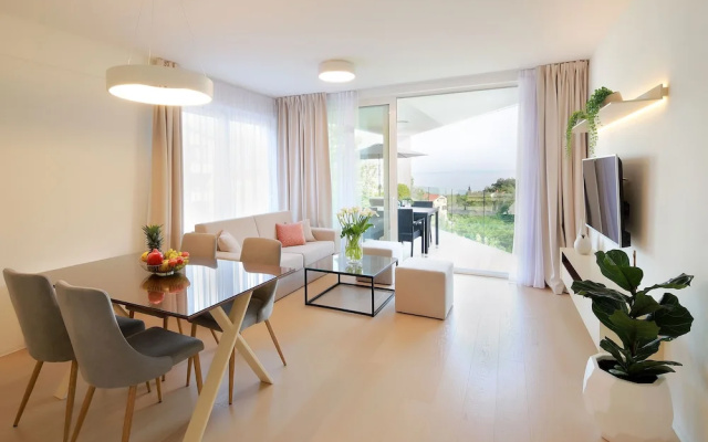 Modern apartment near the sea