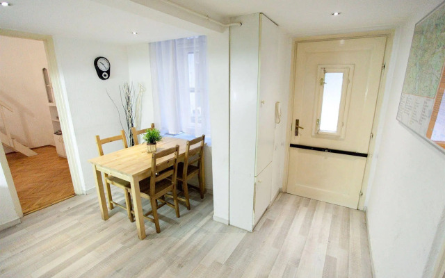 Budapest Easy Flat Opera