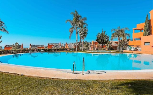 Beautiful and Spacious, 3 bedroom apartment LA23