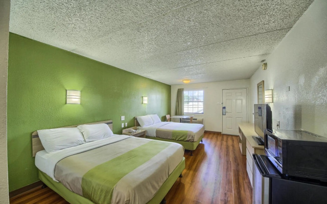 Motel 6 San Antonio, TX - Northwest Medical Center