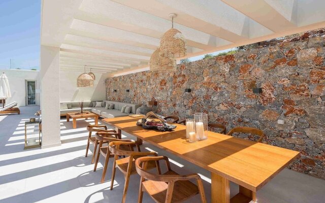 An Elegant villa in Kokkino Horio