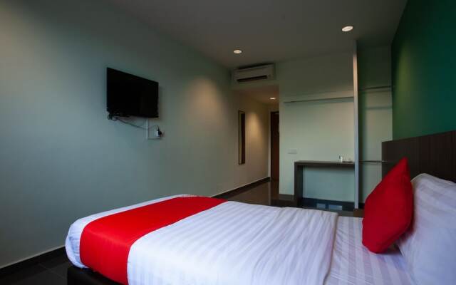 OYO 89487 Space Hotel