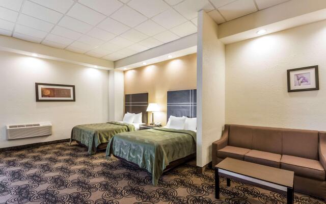 Quality Suites Milwaukee Airport