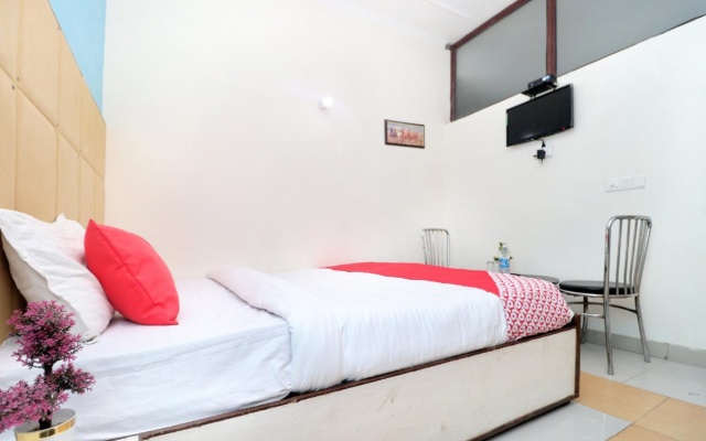 Hotel Shine Broadway – Guest Rooms – Zirakpur