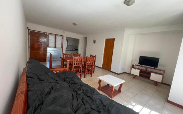 Amplio duplex a 400 metros de la playa
