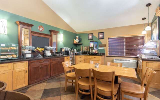 AmericInn by Wyndham Sheboygan