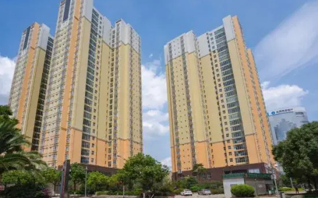 Qujing Yishi Yihe Hotel (Cuifeng Road, Qilin District)