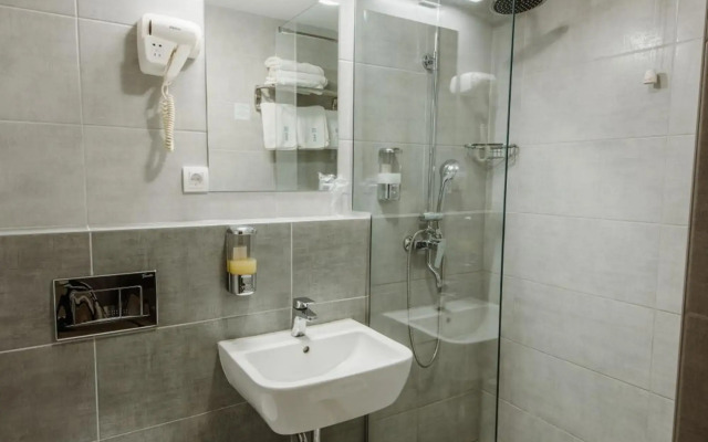 Hotel Nais