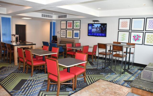 Holiday Inn Express Evanston by IHG