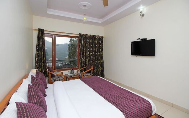OYO 4756 Hotel Apple Inn