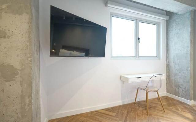 w Lively 2BR in Plaza Herrera