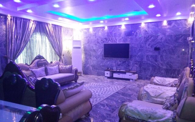 Heavenly Royal Apartments