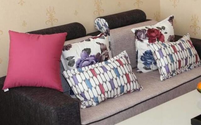 Sweetome Vacation Rentals (Daming Lake, Shimao Plaza)