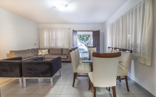 914 - Casa 3 dormitórios para 8 pessoas