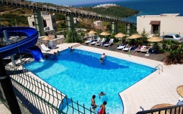 Royal Heights Adabuku 3 Bedrooms Villa