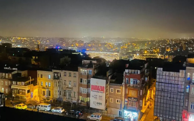 Taksim Alev