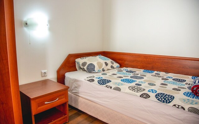FM Premium 2-BDR Apartment - Top Centre