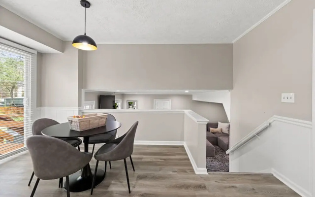 Beautiful Newly-renovated Home in Indian Hills