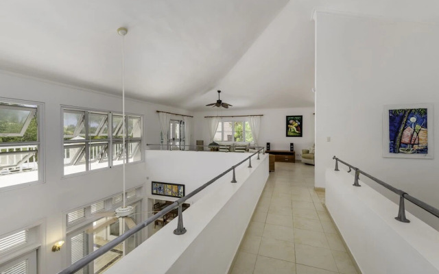 5-star villa near Playa Blanca Beach