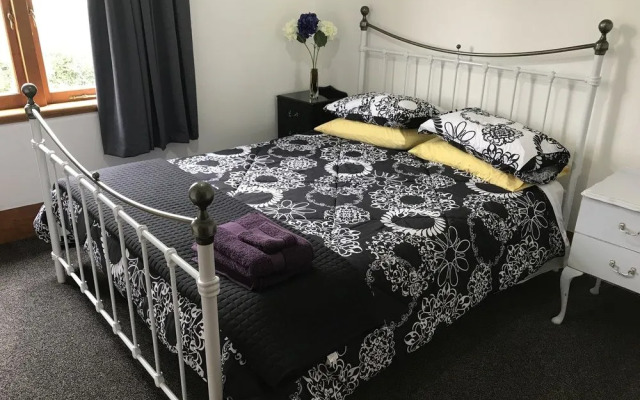 Villa on Wellington St