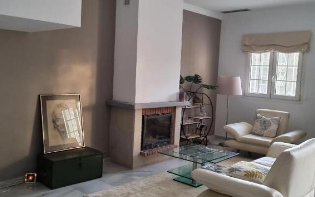 Town-House-Style Villa - on the Golden Mile