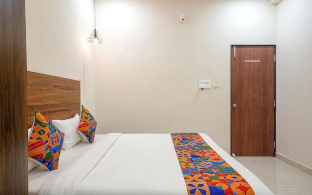 Fabhotel Three Waves