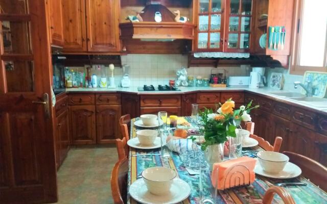 Remarkable 5-bed Villa in Miliou Village Paphos