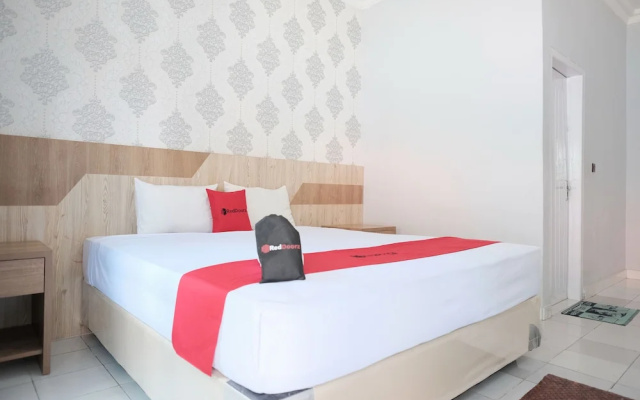 RedDoorz near RSUD Kolonel Abundjani Bangko