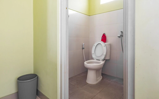 RedDoorz Syariah near Suncity Mall Sidoarjo