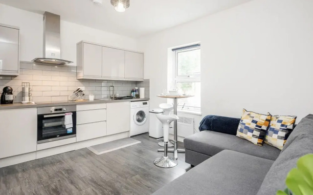 1BR Victorian House Near Bedford City Centre