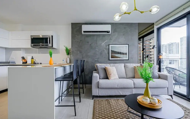 w Elegant 1BR With Balcony in San Francisco