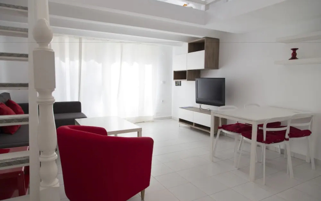 Apartamentos La Racona