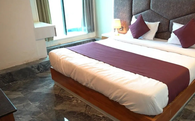 Hotel OM Tapovan