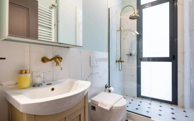 Meadows - Luxury 3-Bedroom Apt in Athens