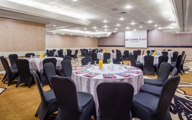 Crowne Plaza Tel Aviv Beach by IHG