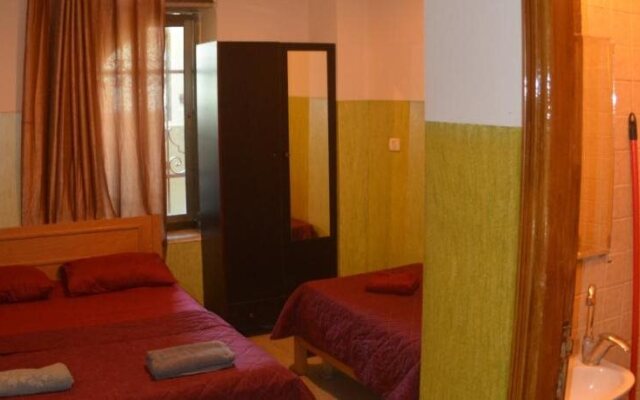 New Palm Hotel & Hostel