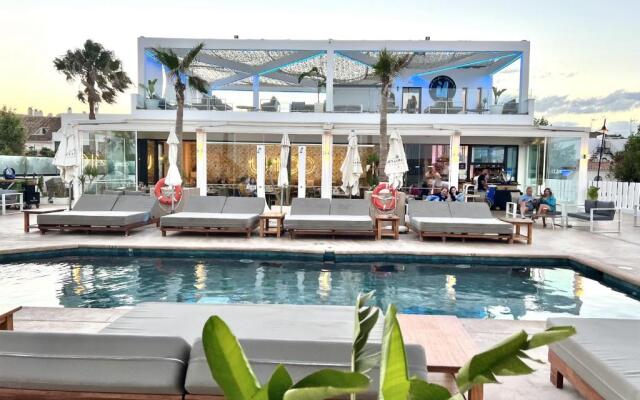 Mi Capricho 2B1 Beachfront Complex-Apartment Beachside With sea views