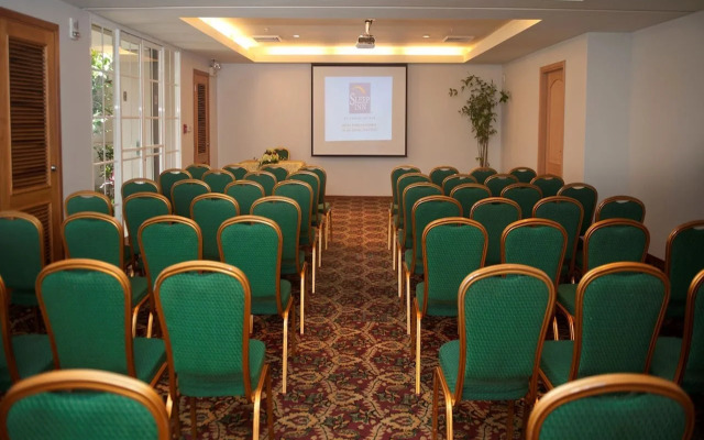 Sleep Inn Hotel Paseo Las Damas