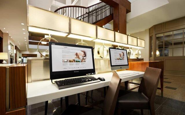 Hilton Knoxville