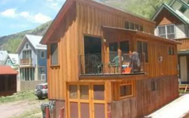 RedAwning Wood Residence