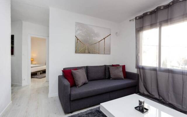 Modern and Charming 3bed Close to Torrassa Metro