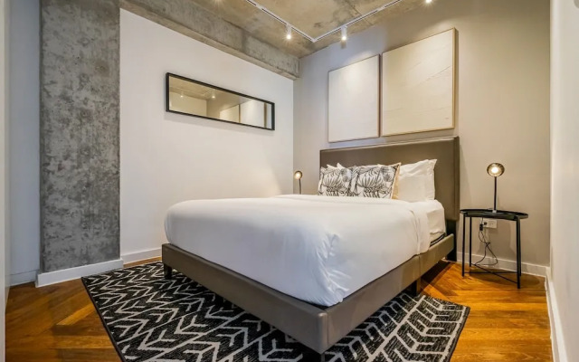 w Picturesque 2BR in Plaza Herrera