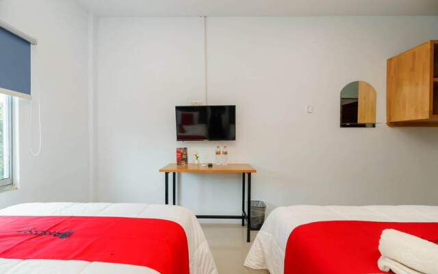 RedDoorz Plus near Kualanamu International Airport 2