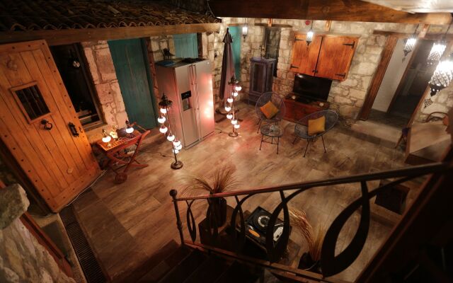 Mahzen Alacati Butik Otel